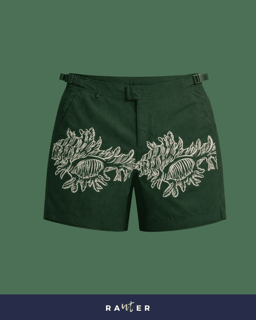 Short de praia masculino RAUTER CORAIS MÉDIOS em bordado industrial de corais sobre nylon reciclado, caimento médio.