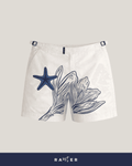 Short de praia masculino RAUTER ESTRELA-DO-MAR E FLOR MÉDIO em sublimação e bordado combinados sobre nylon reciclado, caimento médio.